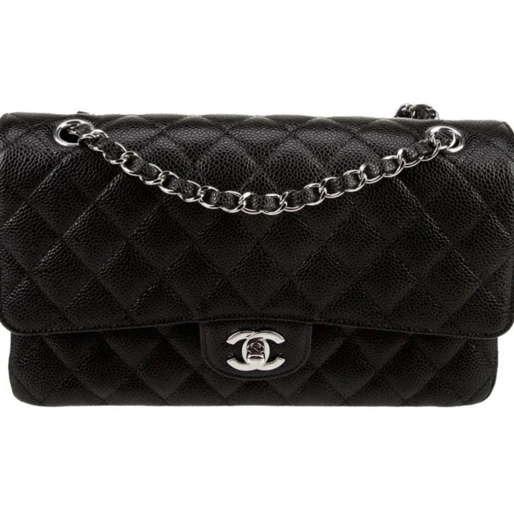 🛑SOLD🛑 CHANEL
Classic Caviar Medium Double Flap Bag 🔥 - Picture 3 of 11